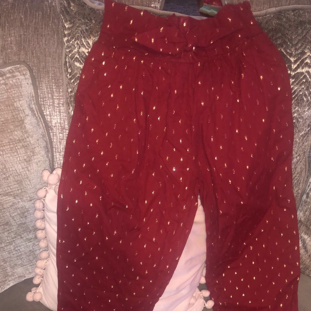 Crazy 8 size 7/8 pants with elastic band and a bow.